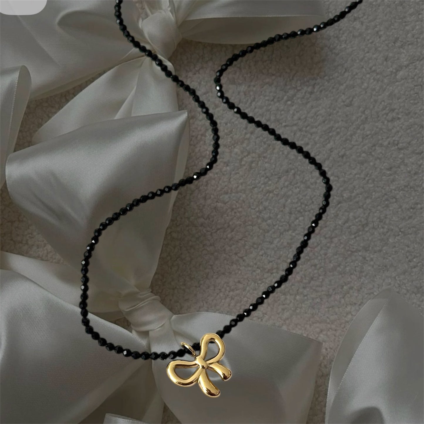 Bow Necklace